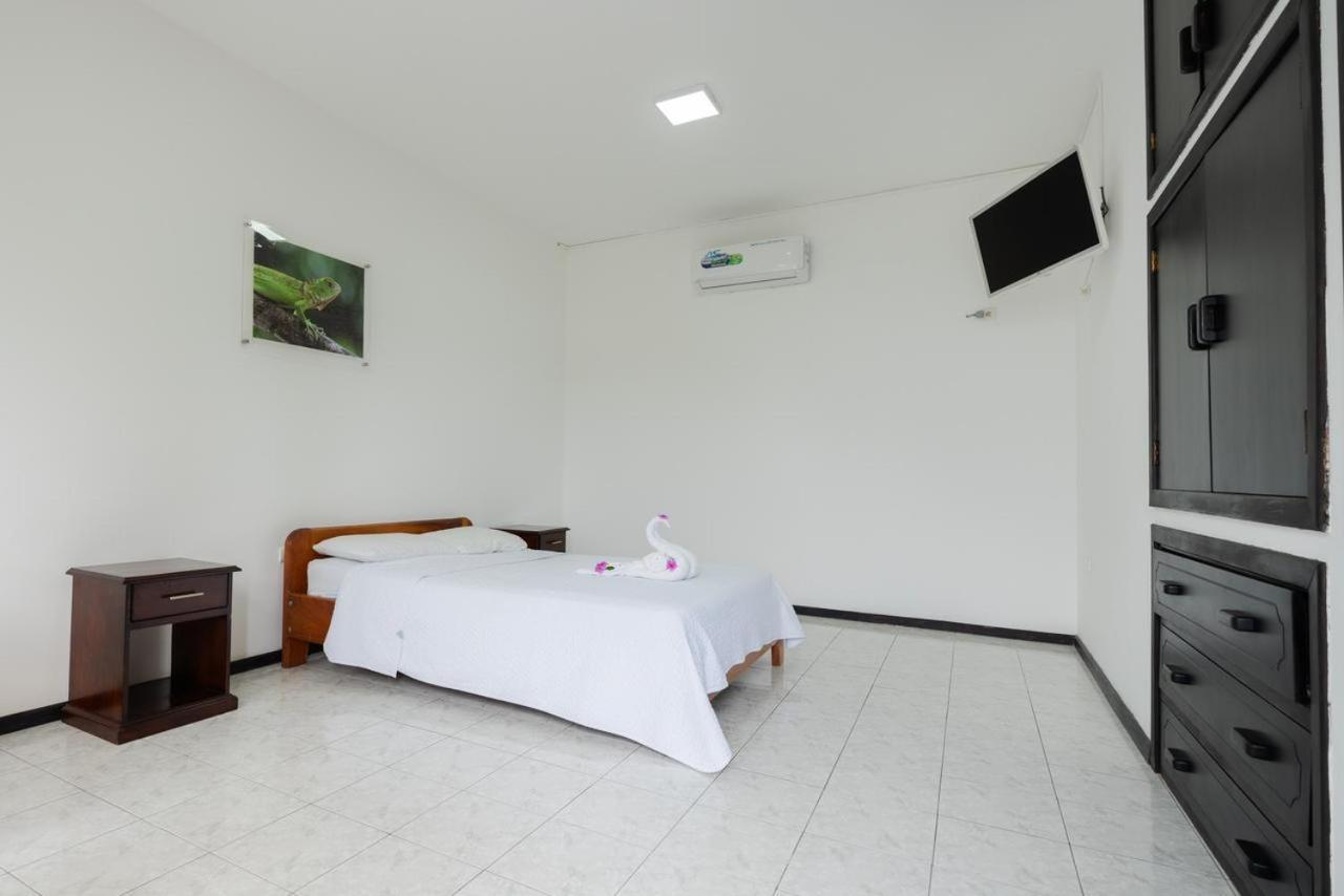 Hotel Pelican Bay Puerto Ayora  Eksteriør billede